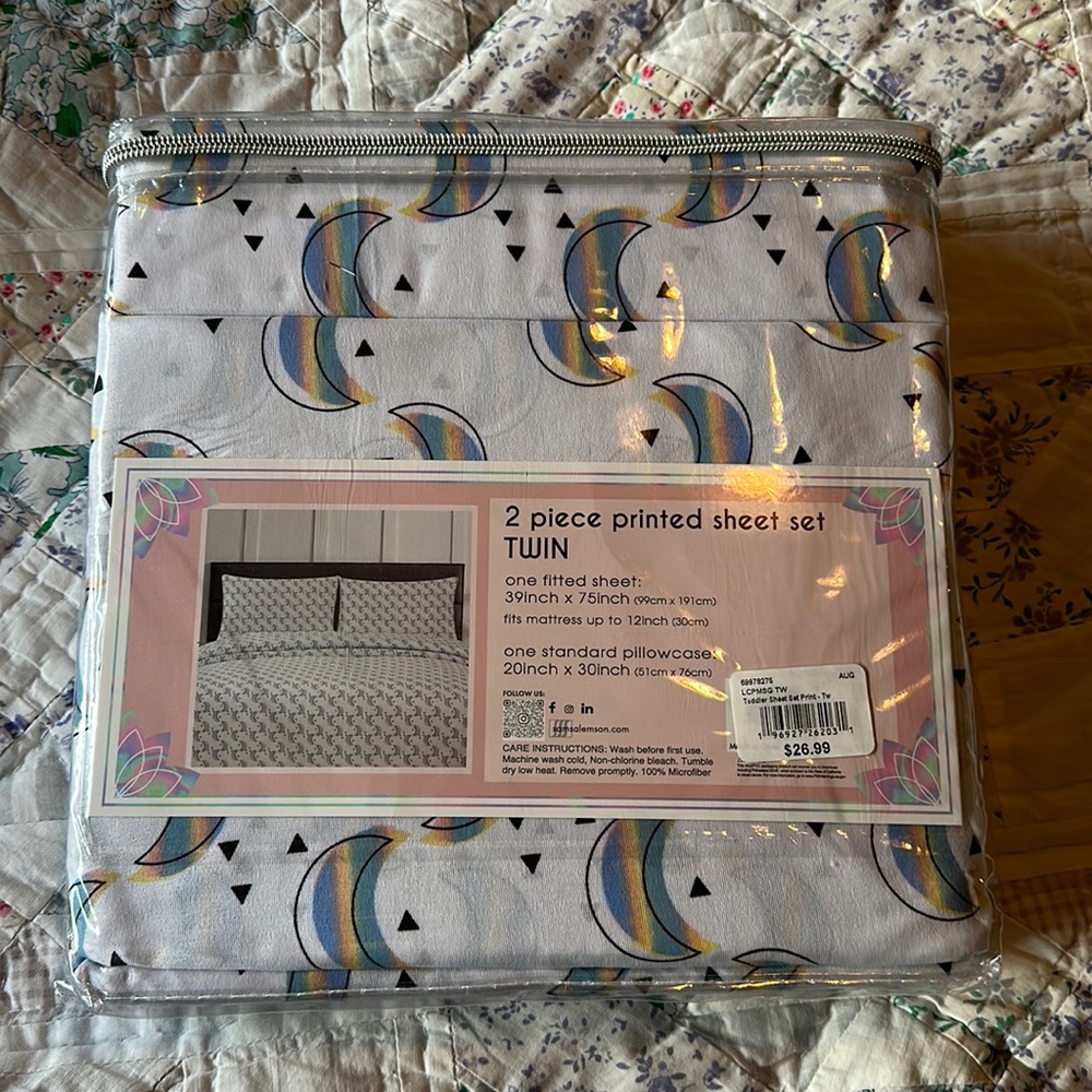 Two piece printed sheet set twin